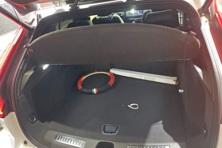 Used Cadillac XT4 2018 28T Two-Wheel Drive Leading Version