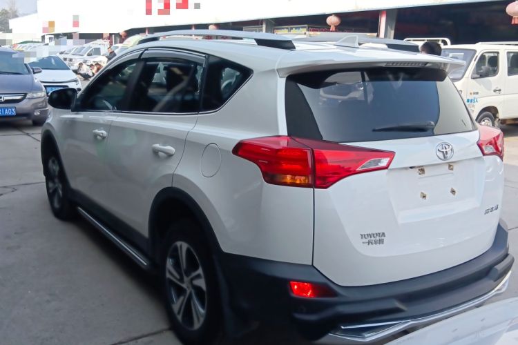 Used Toyota RAV4 2015 2.0L CVT Two-Wheel Drive Fashion Edition