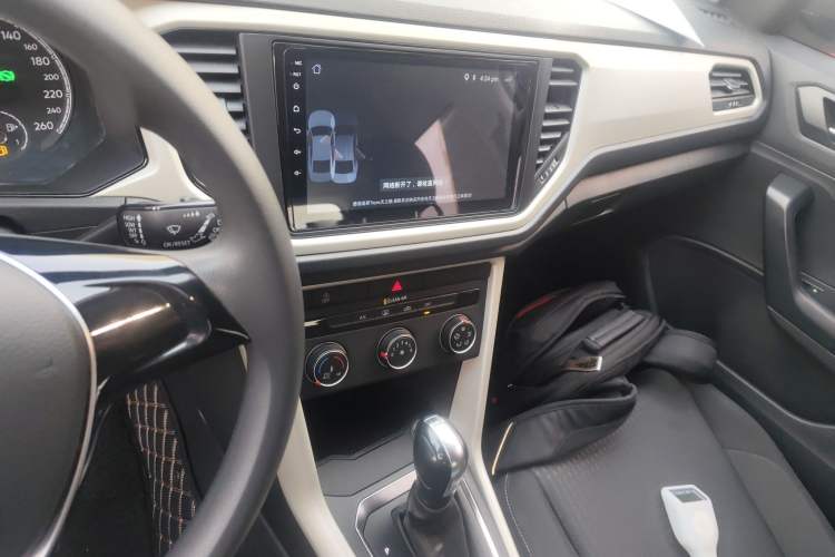 Used Volkswagen T-ROC 2018 230TSI DSG Two-Wheel Drive Fashion Edition China V Standard