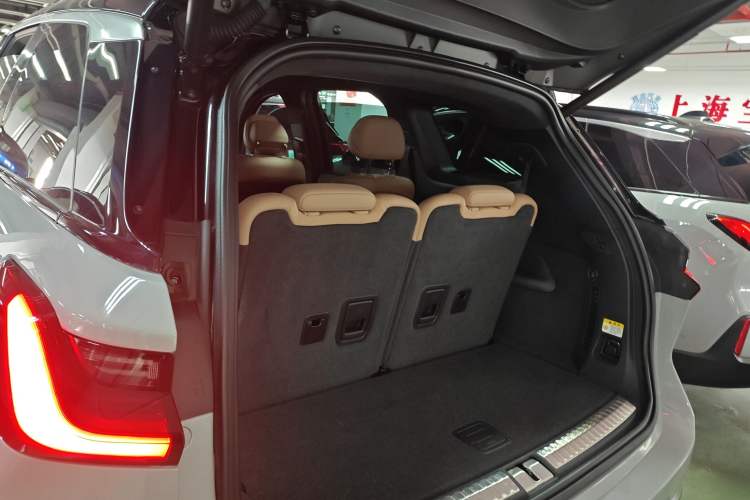 Used Nio ES8 2020 415 km Signature Edition 6-Seater Version
