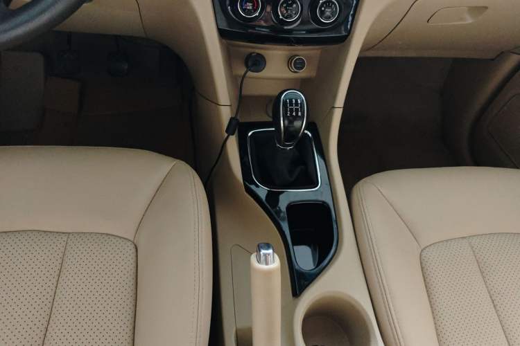 Used Baojun 730 2016 1.5L Manual Comfort Version 7 Seats China V Emission Standard
