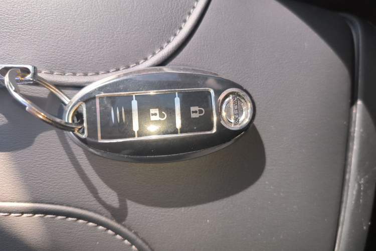 Used Nissan X-Trail 2023 Classic 2.0L Two-Wheel Drive Smart Connect Premium Edition
