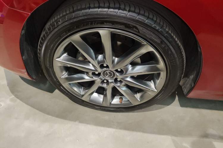 Used Mazda Mazda 3 Axela 2017 Hatchback 2.0L Automatic Sport Model China V Emission Standard
