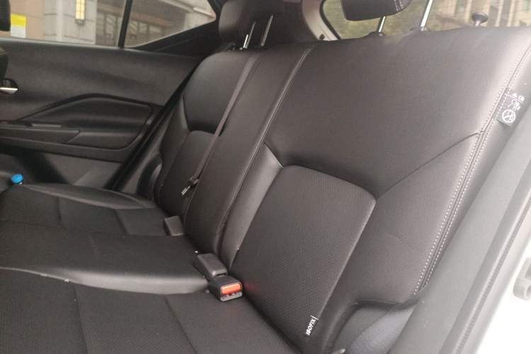 Used Nissan Kicks 2021 1.5L XV CVT Smart Connect Luxury Edition
