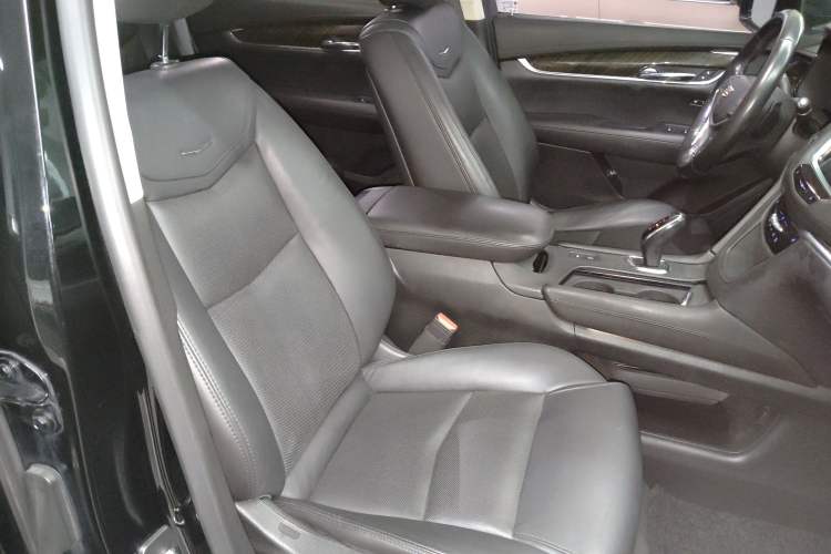 Used Cadillac XT5 2018 25T Luxury Model