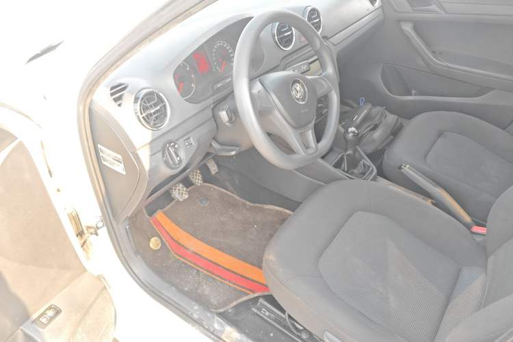 Used Volkswagen Jetta 2017 1.5L Manual Fashion Edition