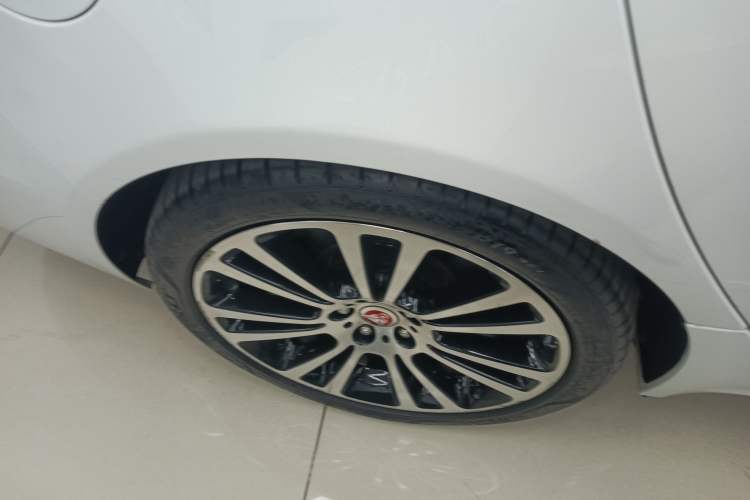 Used Jaguar XFL 2022 XFL 2.0T P250 Two-Wheel-Drive Prestige Luxury Edition
