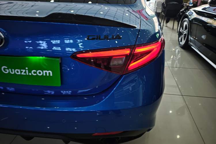 Used Alfa Romeo Giulia 2022 2.0T 280HP Veloce Track Edition
