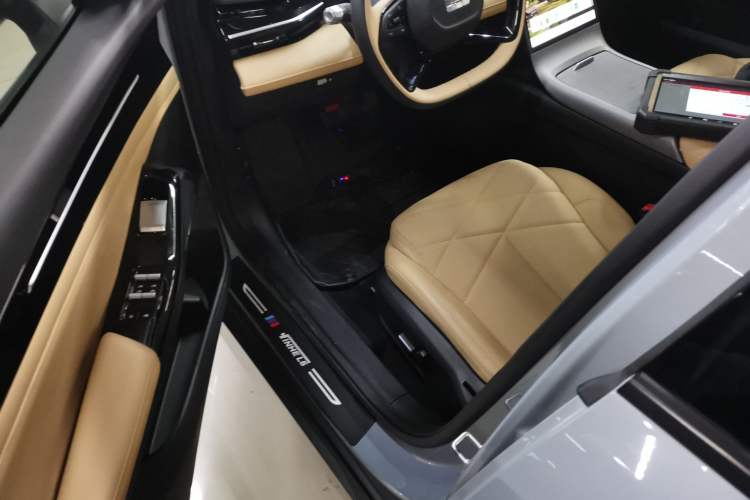 Used  L6 2024 125km PLUS Dragon Edition