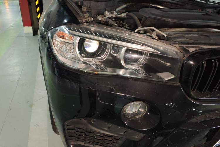 Used BMW X5 2018 xDrive28i
