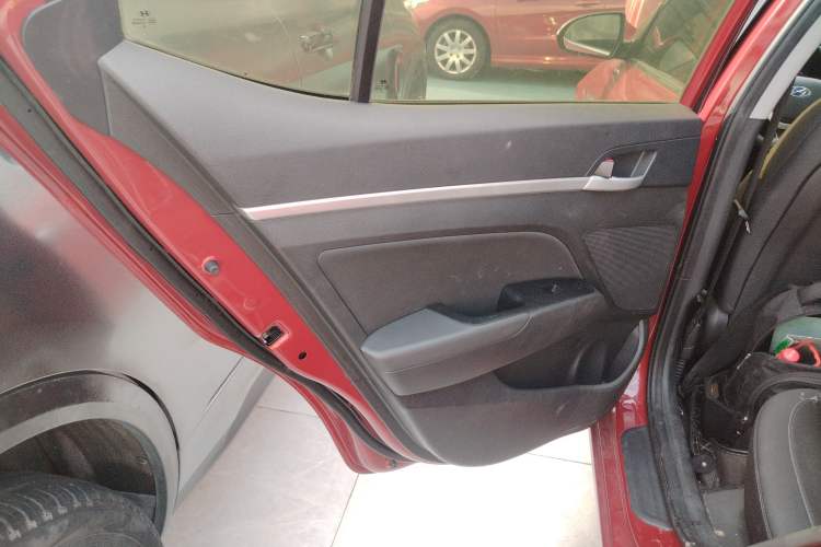 Used Hyundai Elantra 2016 1.6L Automatic ZhiXuan – Elite Version
