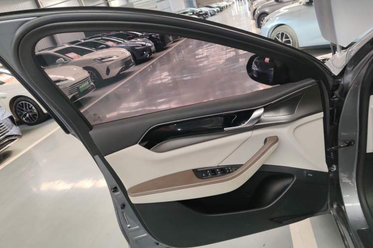 Used BYD Qin PLUS 2023 Champion Edition EV 420KM Leading Model
