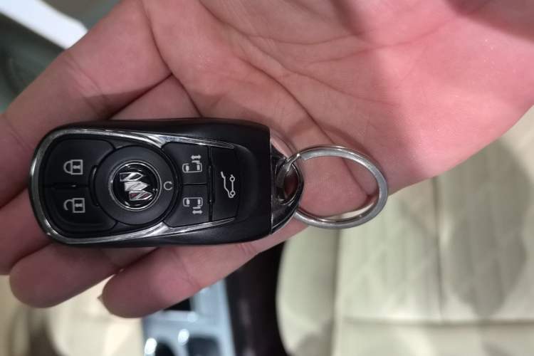 Used Buick GL8 2022 ES Land Cruiser 653T Luxury Model
