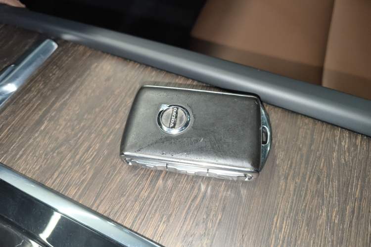 Used Volvo V90 2021 Cross Country B5 AWD Smart Range Edition