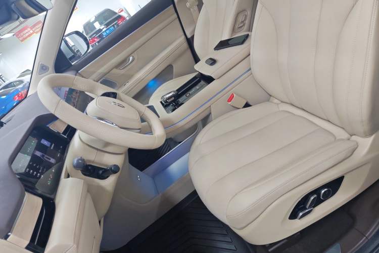 Used Hima AITO M7 2024 1.5T Intelligent Drive 4WD Ultra Version 5 Seats
