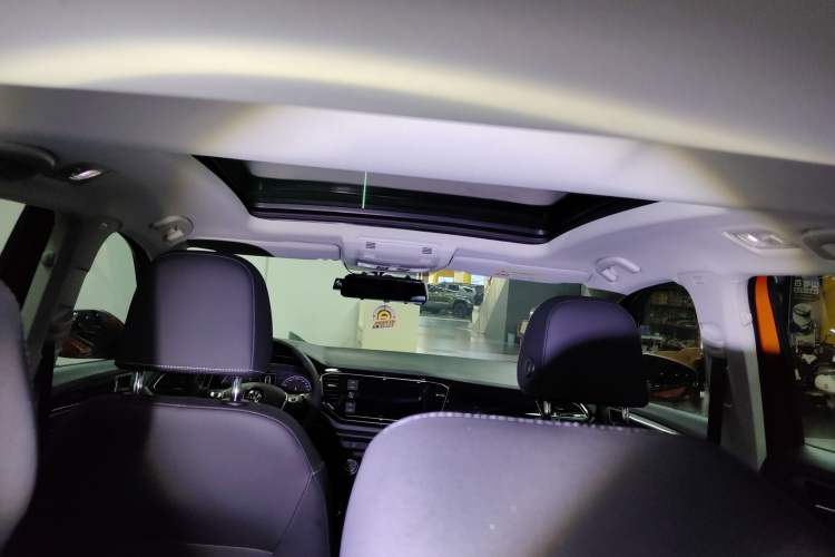 Used Volkswagen T-ROC 2019 280TSI DSG Two-Wheel Drive Comfort Version China VI Standard
