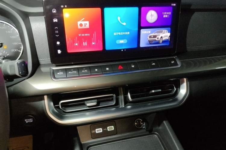 Used Great Wall Poer 2023 2.0T Commercial Version Automatic Diesel 4x4 Elite Long-Box GW4D20M
