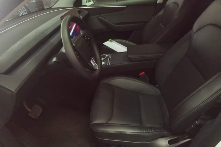 Used Tesla Model Y 2025 Rear-Wheel Drive First Edition
