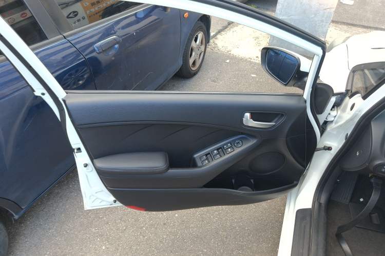 Used Kia K3 2016 1.6L Manual GL