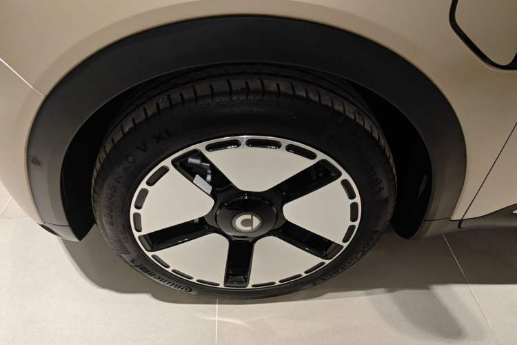 Used  #5 2024 Ultra-Long Range Extraordinary Journey Luxury Edition