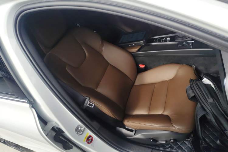 Used Volvo S60 2020 T4 Zhiyi Luxury Edition
