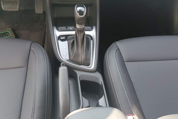 Used Hyundai Celesta 2020 1.6L Automatic GL Enjoyable Edition