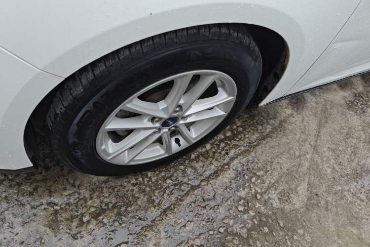 Used Ford Focus 2017 Sedan 1.6L Automatic Fashion Edition Smart Drive Version