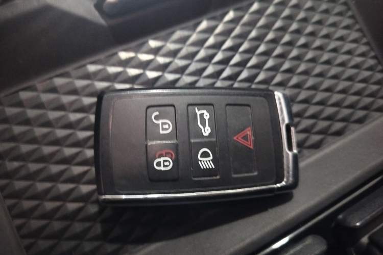 Used Land Rover Range Rover Evoque 2020 249 PS R-DYNAMIC S Sport Edition