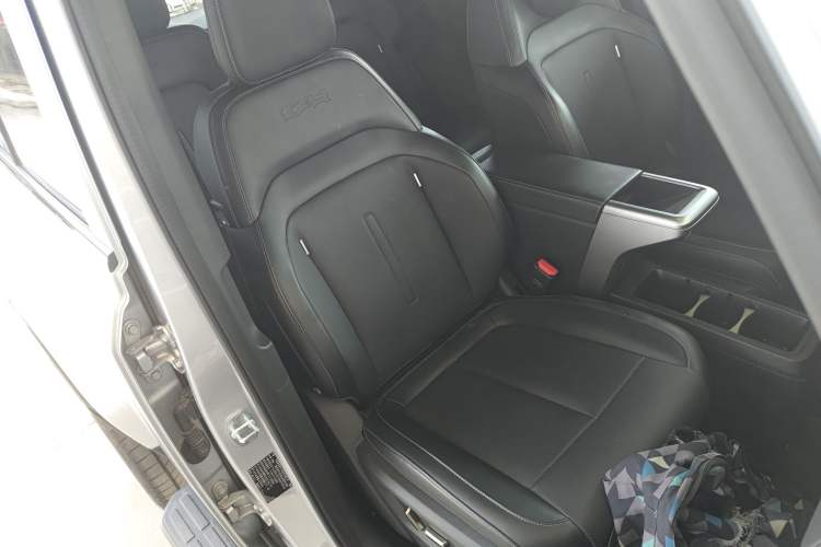 Used  V23 2025 501 Four-Wheel Drive Advanced Version
