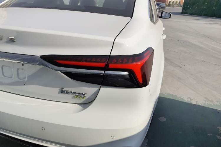 Used Roewe i6 MAX New Energy 2023 EV 420 Skyroof Special Edition
