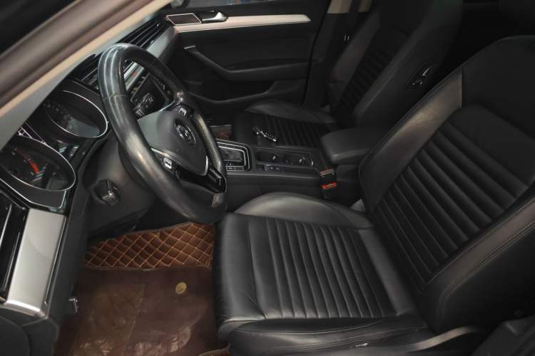 Used Volkswagen Magotan 2017 330TSI DSG Leading Model
