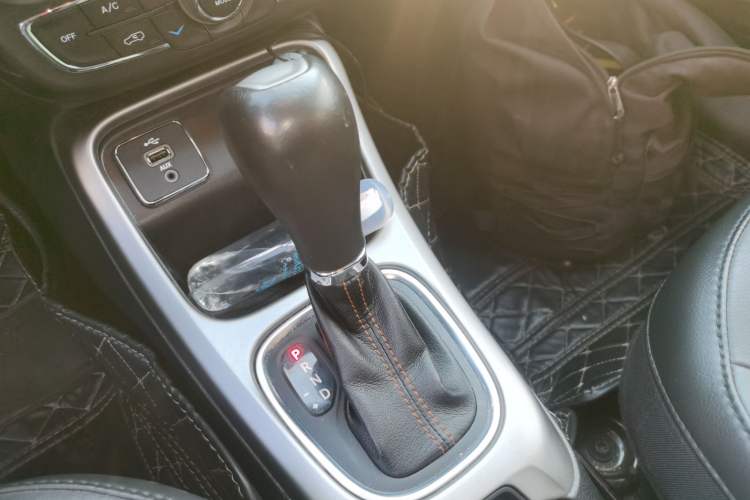 Used  Compass 2017 200T Automatic Family Edition
