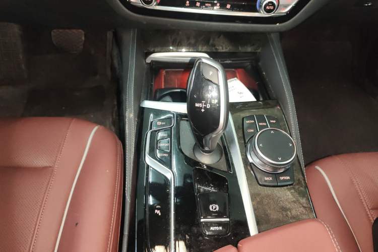 Used BMW 5 Series 2022 Second Facelift 525Li M Sport Package
