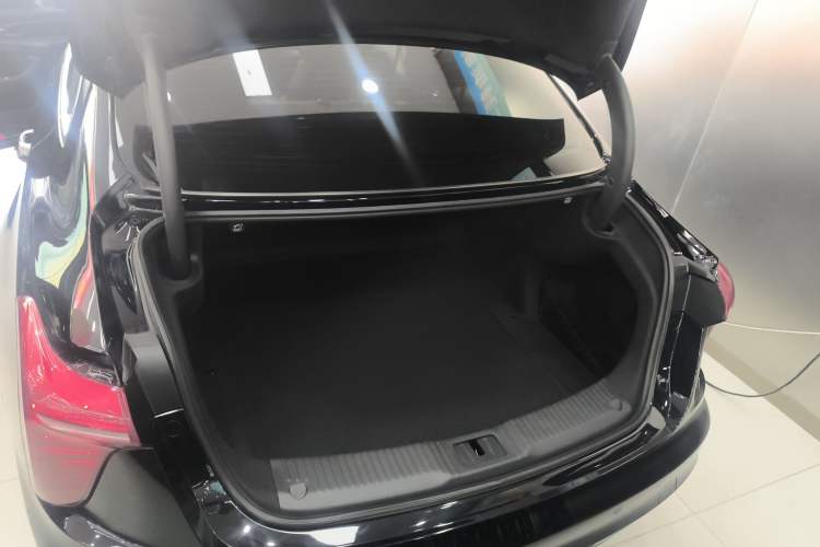 Used Hongqi H5 2023 2.0T Automatic Smart Connect Flagship Edition
