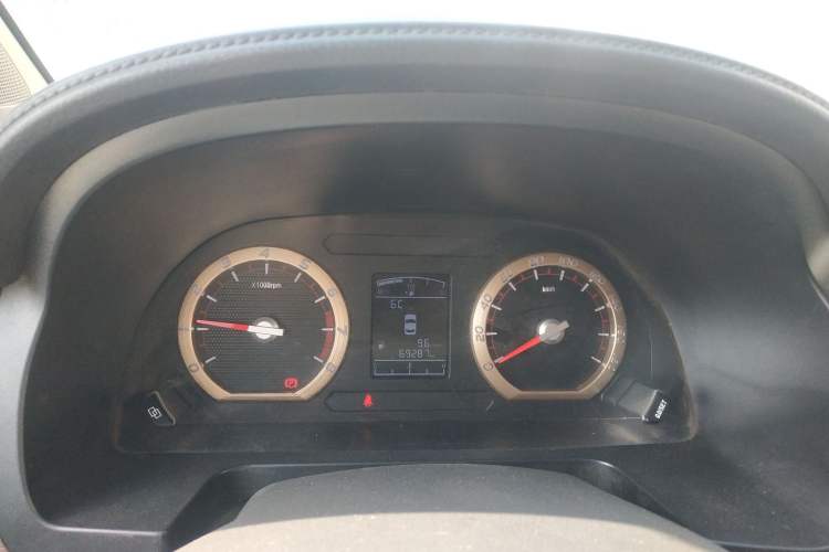 Used FORTHING Lingzhi 2019 M5L 1.6L 7-Seater Base Model China VI Standard