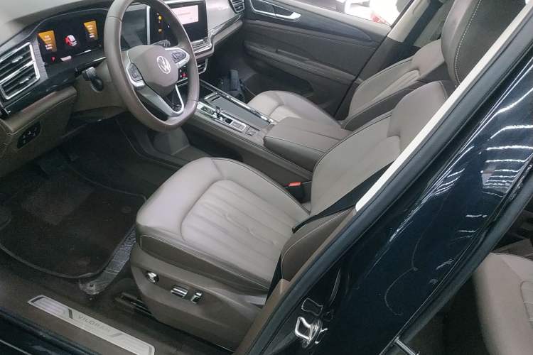 Used Volkswagen Viloran 2024 330TSI Luxury Edition
