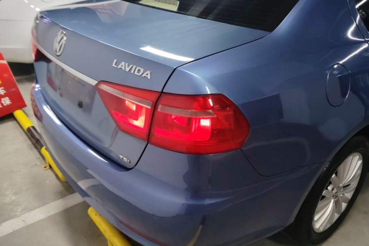 Used Volkswagen Lavida 2013 Revised Version 1.6L Automatic Luxury Edition