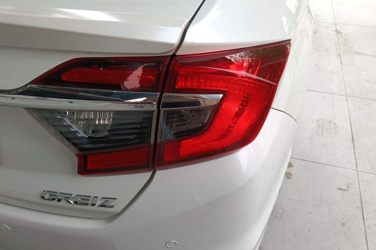 Used Honda Greiz 2016 1.5L CVT Classic Edition
