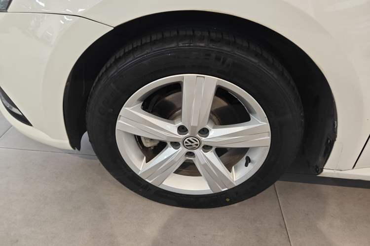 Used Volkswagen Lavida 2017 1.6L Automatic Fashion Edition
