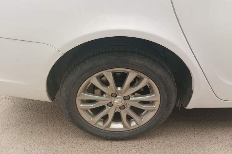 Used Geely Auto Vision 2019 Upgraded Model 1.5L Manual Luxury Version China VI Standard
