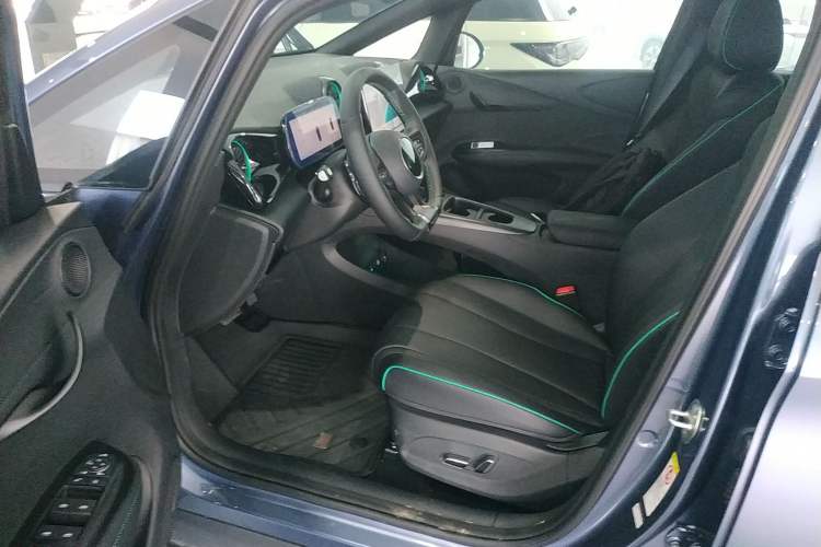 Used BYD Dolphin 2025 Smart Drive Version 420 km Freedom Edition