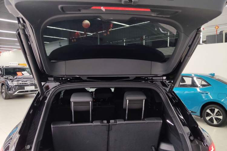 Used Audi Q5 e-tron 2023 40 e-tron Shining Edition Mecha Kit