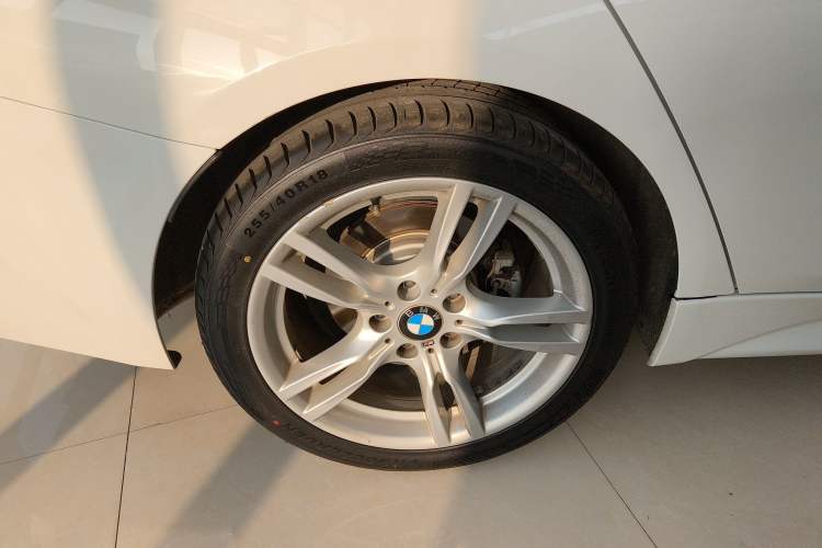 TDK.VehicleDetails.img