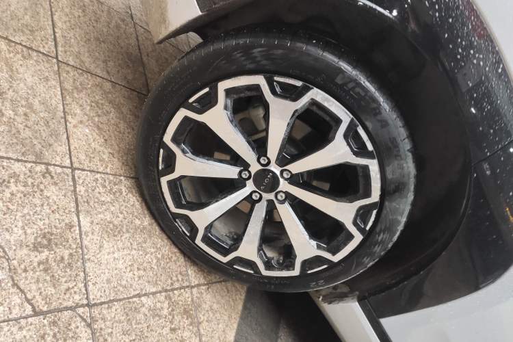 Used AION V 2024 Aion Tyrannosaurus 650 Smart Luxury Edition
