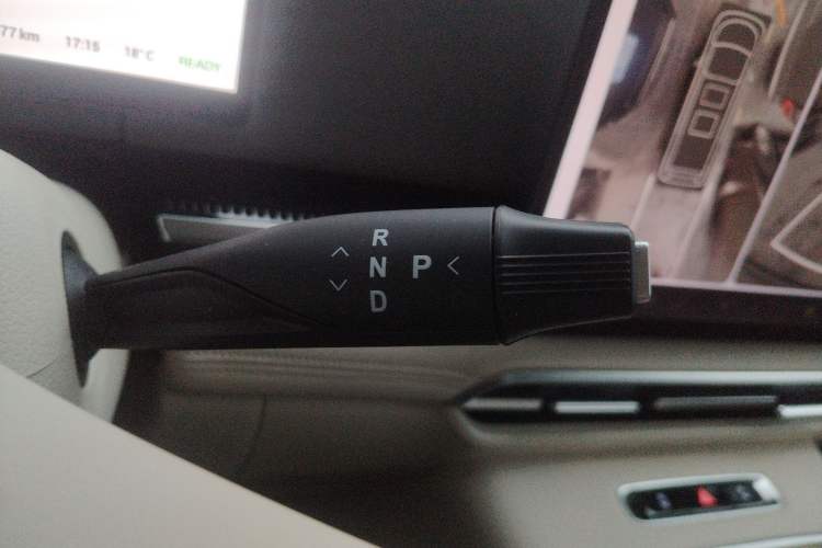 Used VOYAH Dream 2025 PHEV Four-Wheel-Drive Flagship Kunpeng Edition
