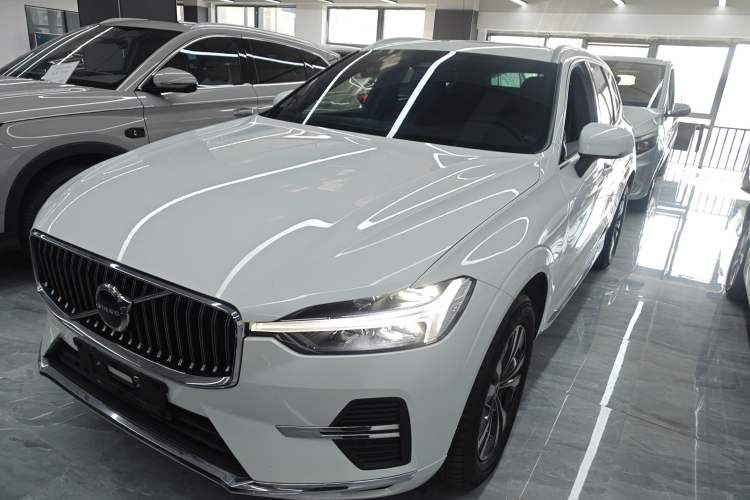 Used Volvo XC60 2023 B5 4x4 Smart Luxury Edition