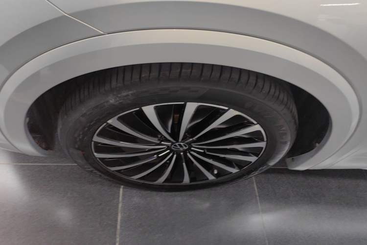 Used Volkswagen Viloran 2020 380TSI Prestige Edition
