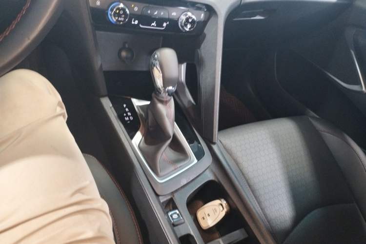 Used Chevrolet Orlando 2019 Redline 530T Automatic Enjoyment Version (5+2 Seating) China VI
