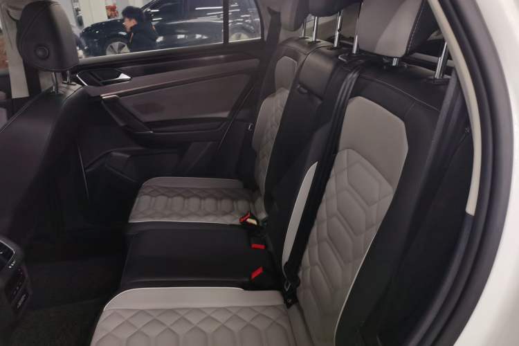 Used Volkswagen Tayron 2023 300TSI Two-Wheel-Drive Luxury Plus Advanced Edition