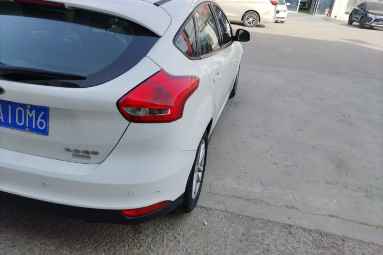 Used Ford Focus 2018 Two-Door Classic EcoBoost 125 Automatic Supercharged Style SmartDrive Edition